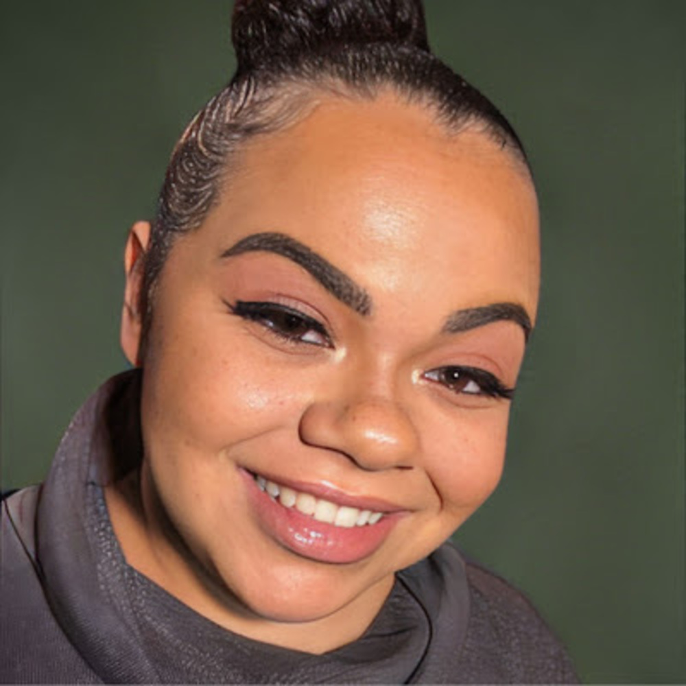 Meet your Posher, Courtney